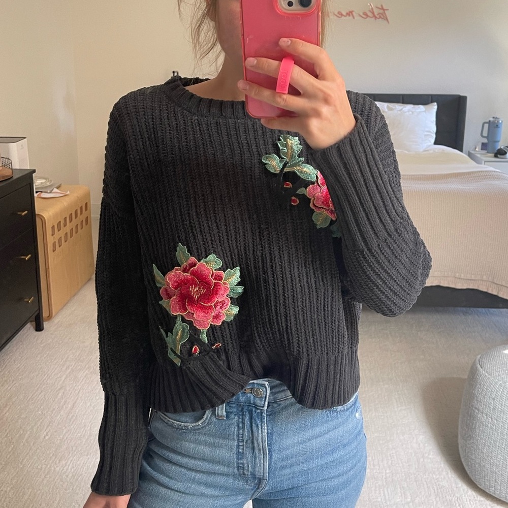 Women’s Size S, Cropped Chenille Knit Sweater
